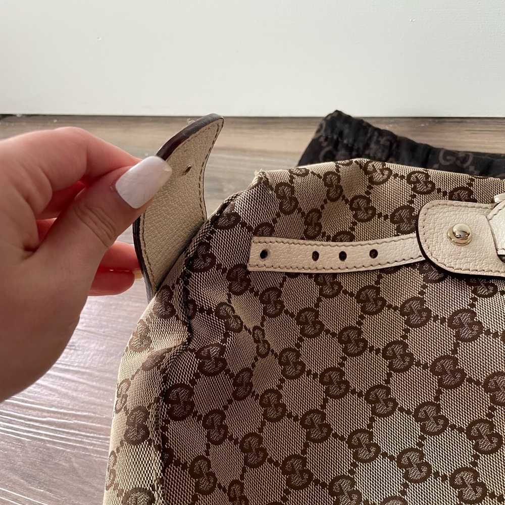 Gucci Shoulder Bag - Picture 9 of 11